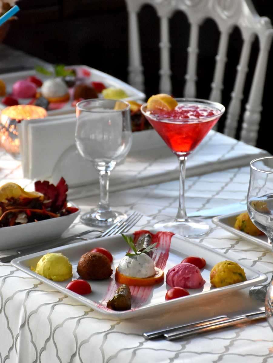 With Alcohol & With Hotel Transfer (Standard Table) EC