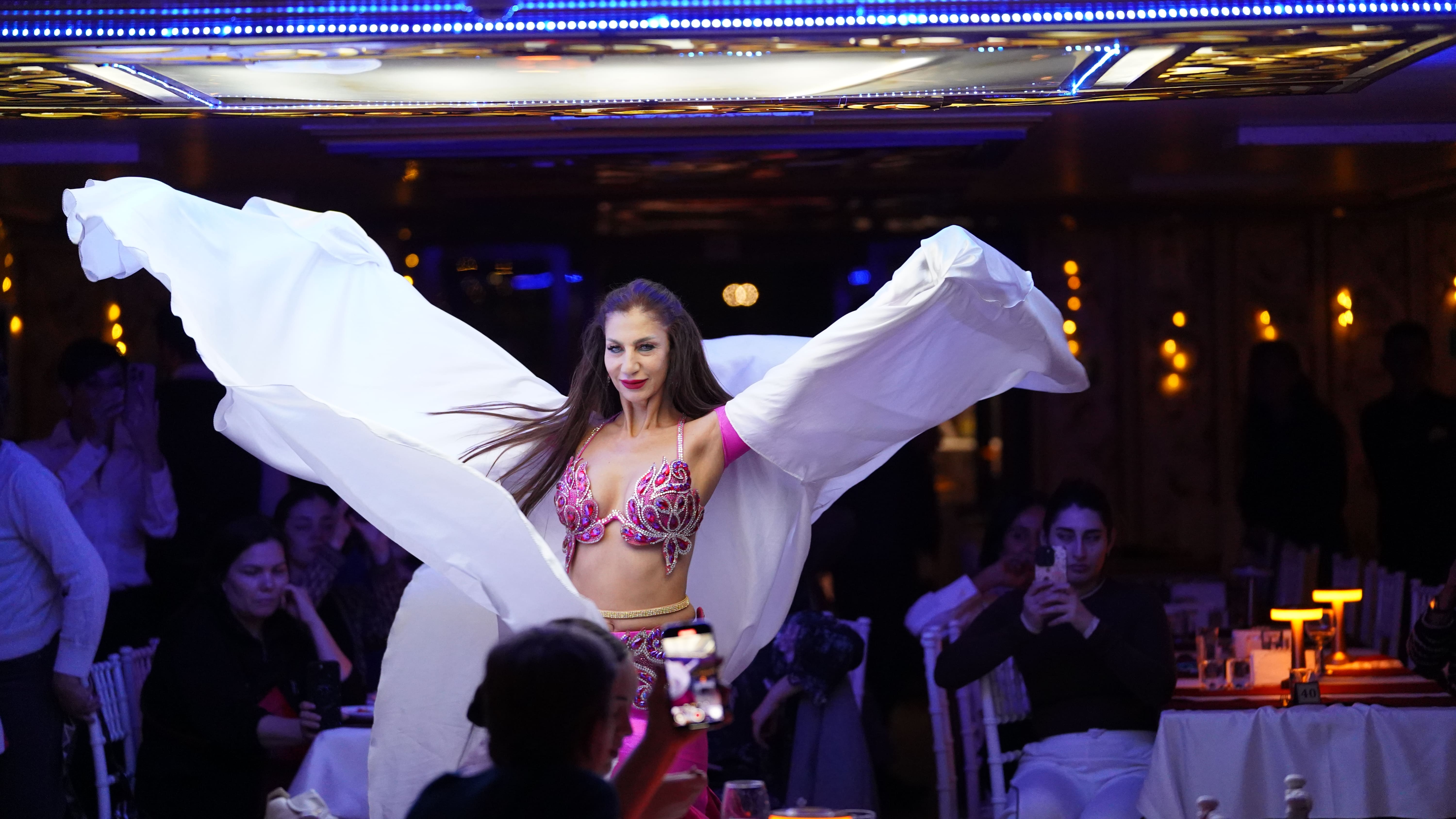 With Alcohol & With Hotel Transfer (Private Close To Show Table) YS