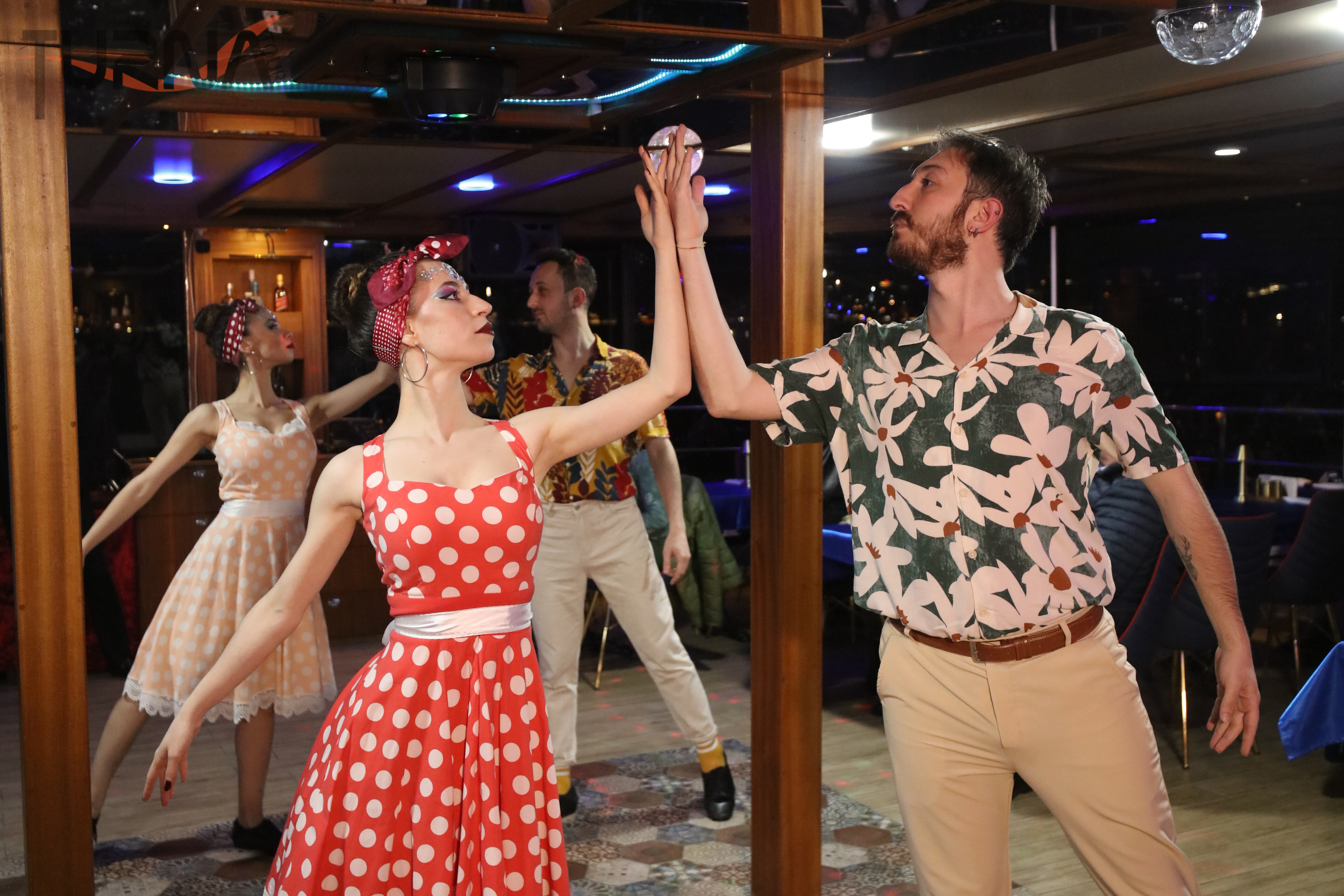 With Alcohol & With Hotel Transfer (Private Standard Table) TT