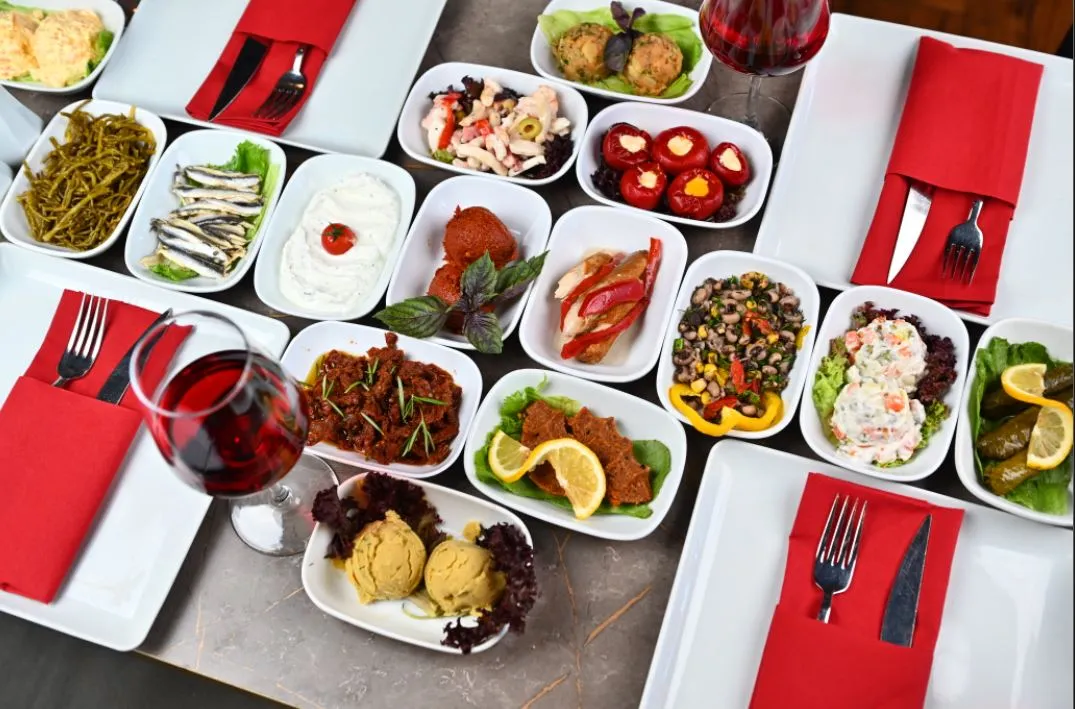 CRAZY SALE 2025 : PRIVATE STANDART TABLE WITH LARGE ROYAL MENU - Hotel Pick Up and Drop off Included.